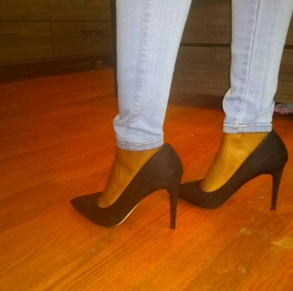 FINAL PRICE Black closed toe heels